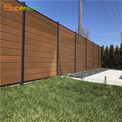WPC ntsaws -} hauv fencing